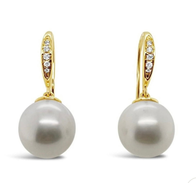 Peal and diamond earrings