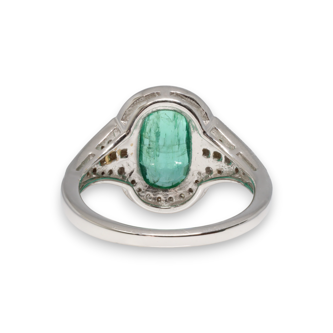 18CT WHITE GOLD EMERALD AND DIAMOND RING