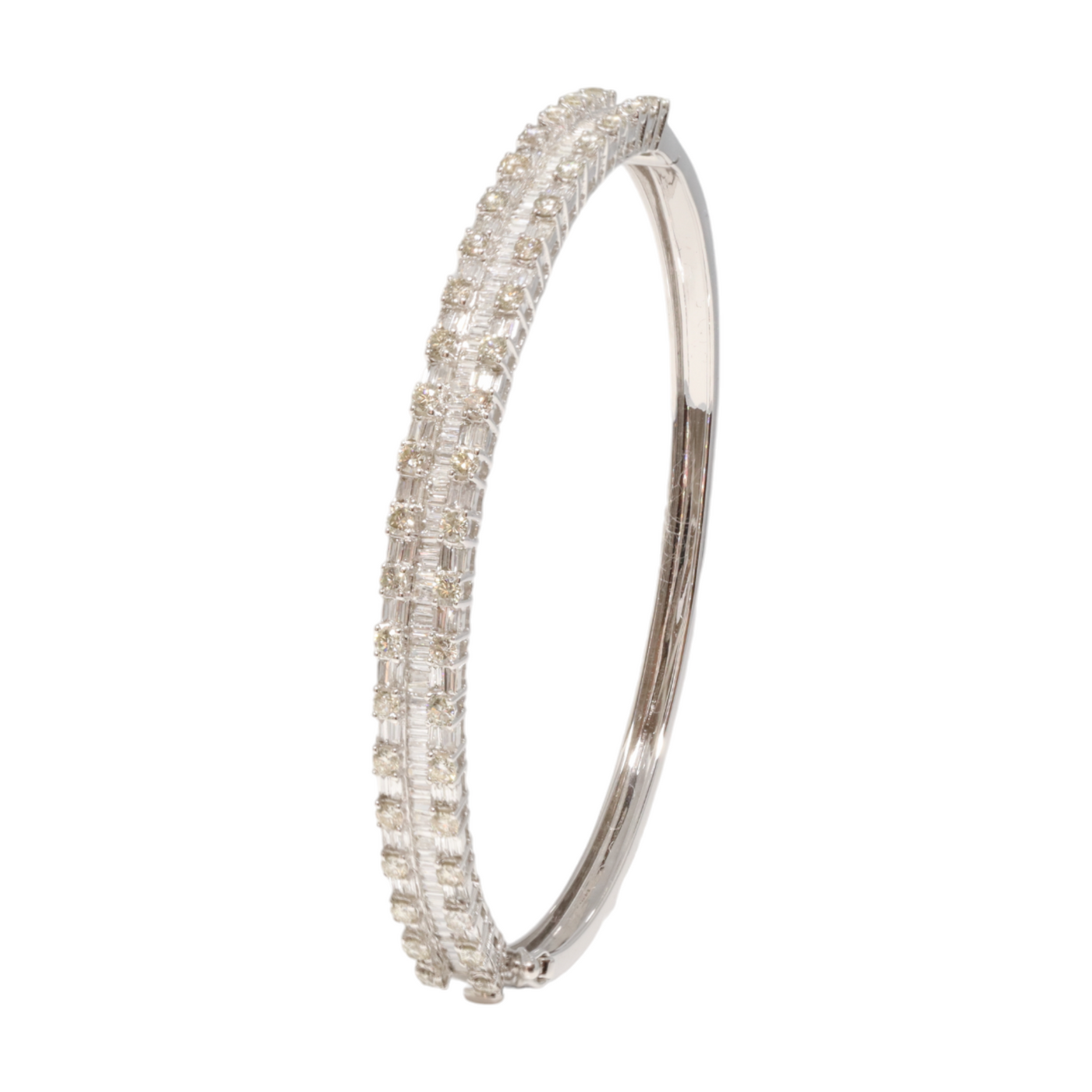 WHITE GOLD DIAMOND BANGLE