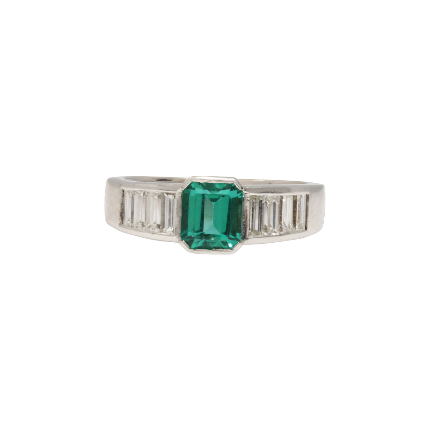 COLOMBAIN EMERALD AND DIAMOND RING