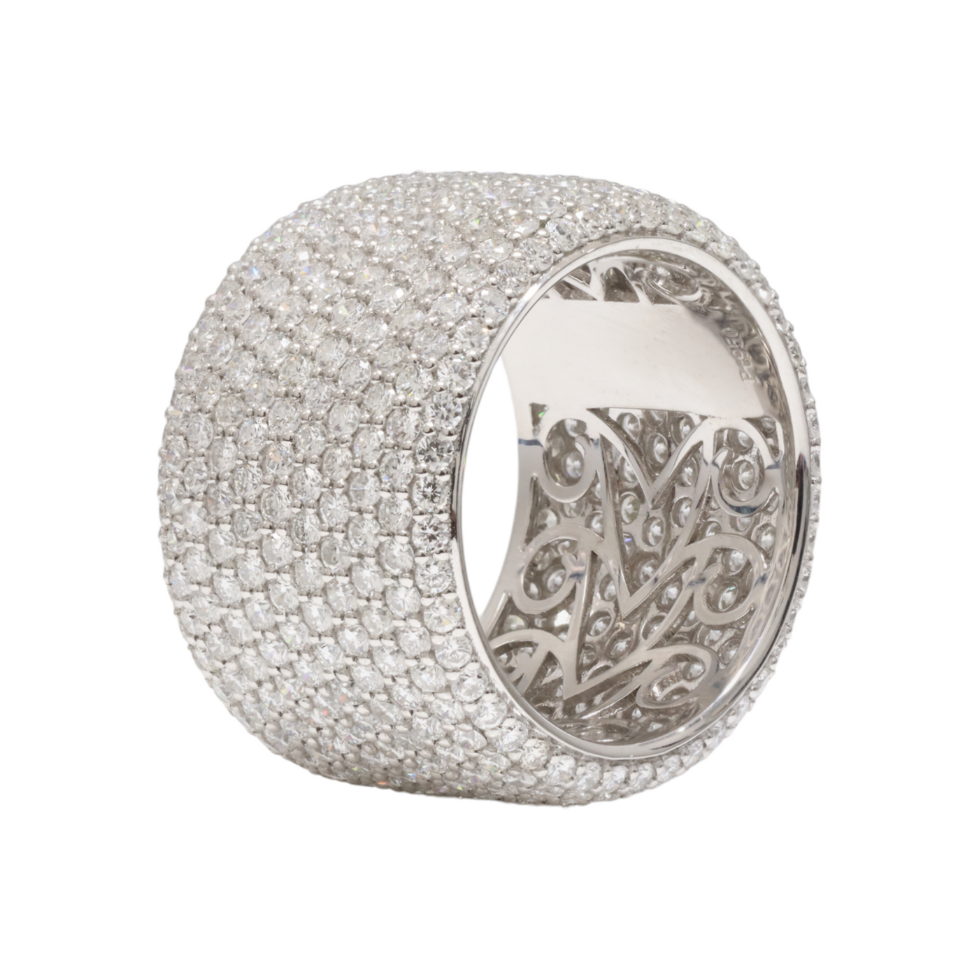 DIAMOND PAVÉ ETERNITY IN PLATINUM