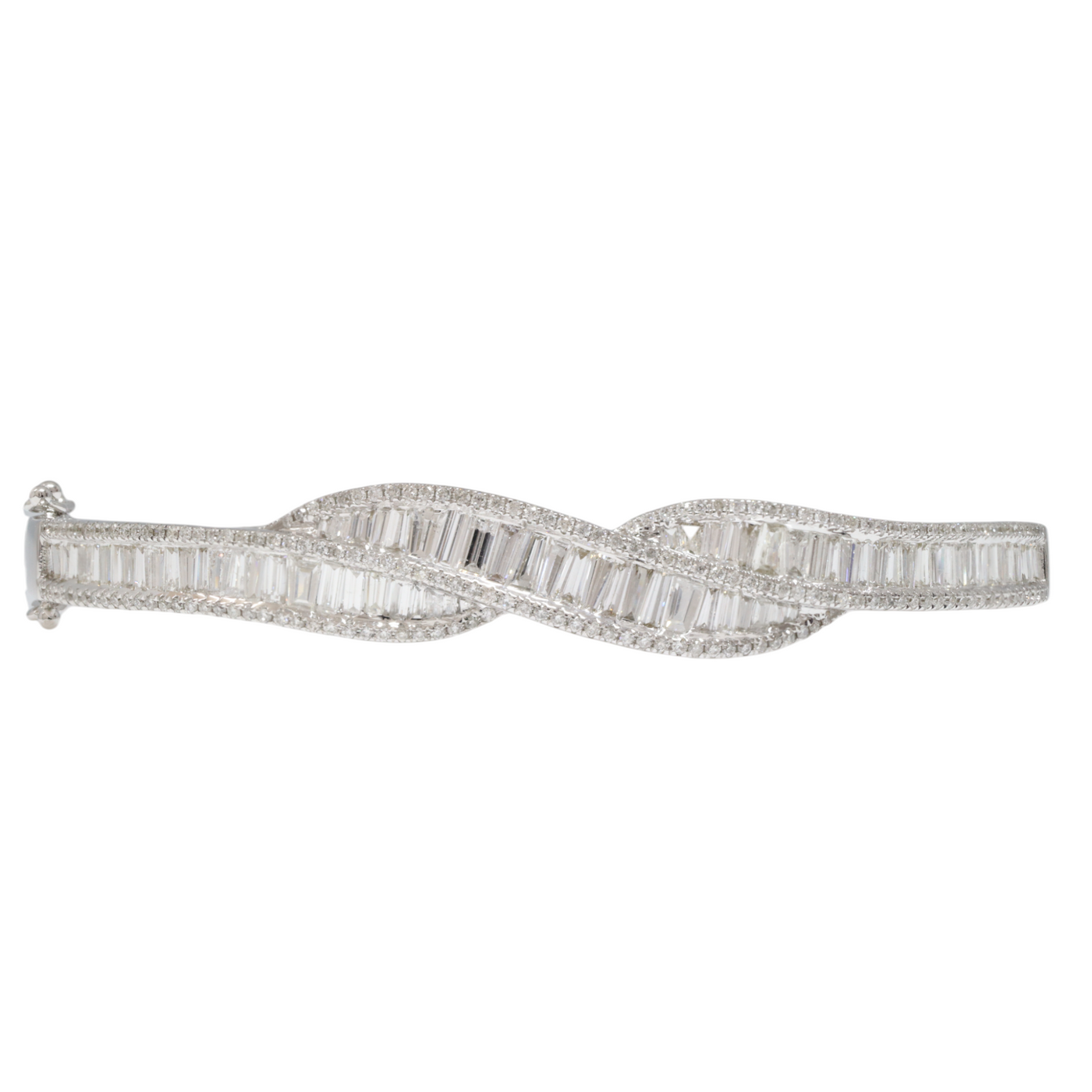 ‘Fit for a queen’ diamond bangle