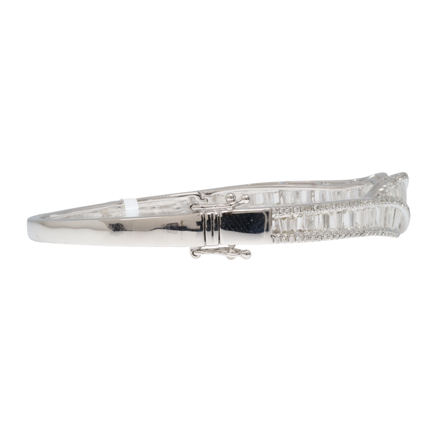 ‘Fit for a queen’ diamond bangle