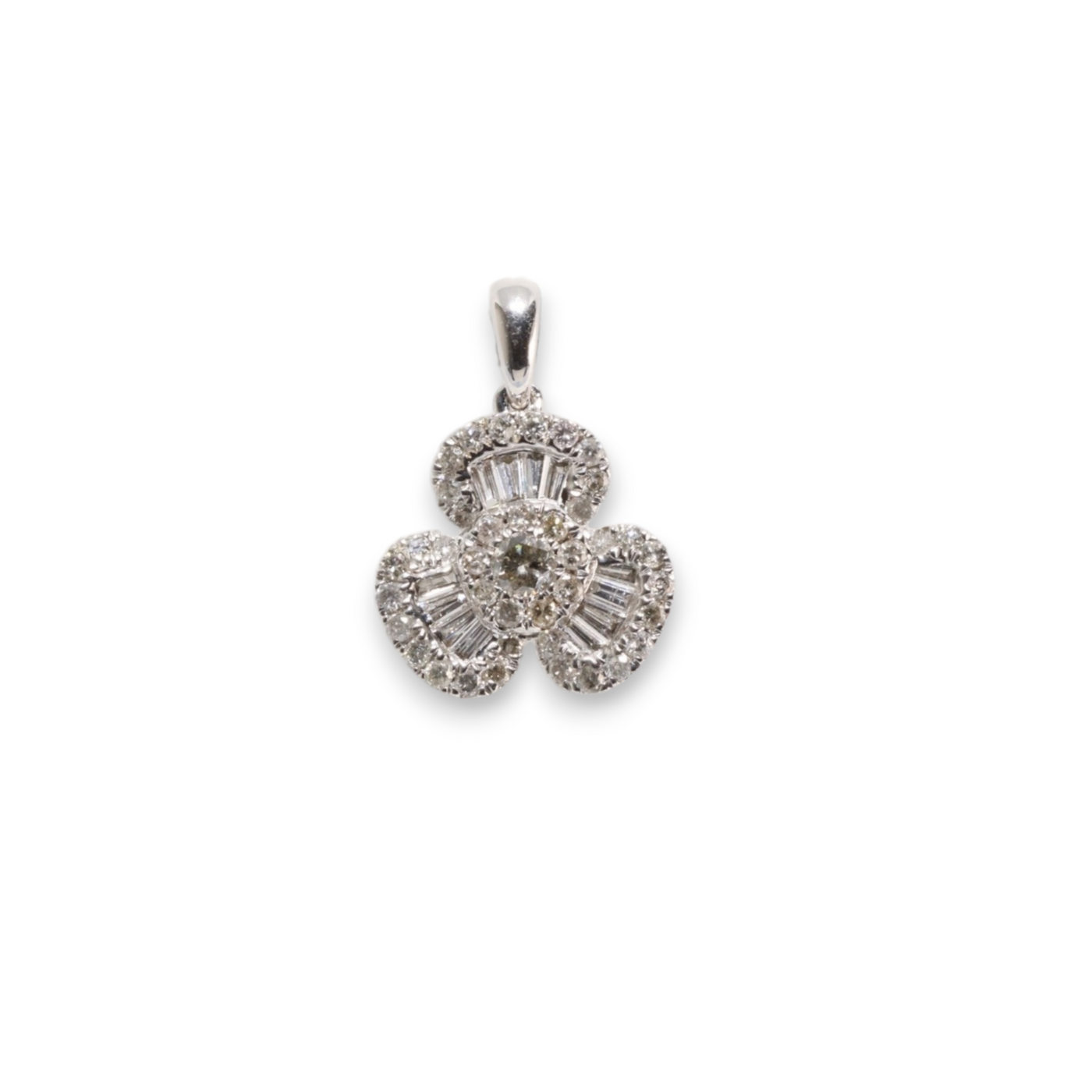 “CLOVER” 18KT WHITE GOLD AND DIAMOND PENDANT