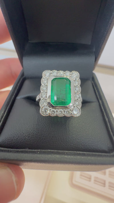 EMERALD AND DIAMOND RING