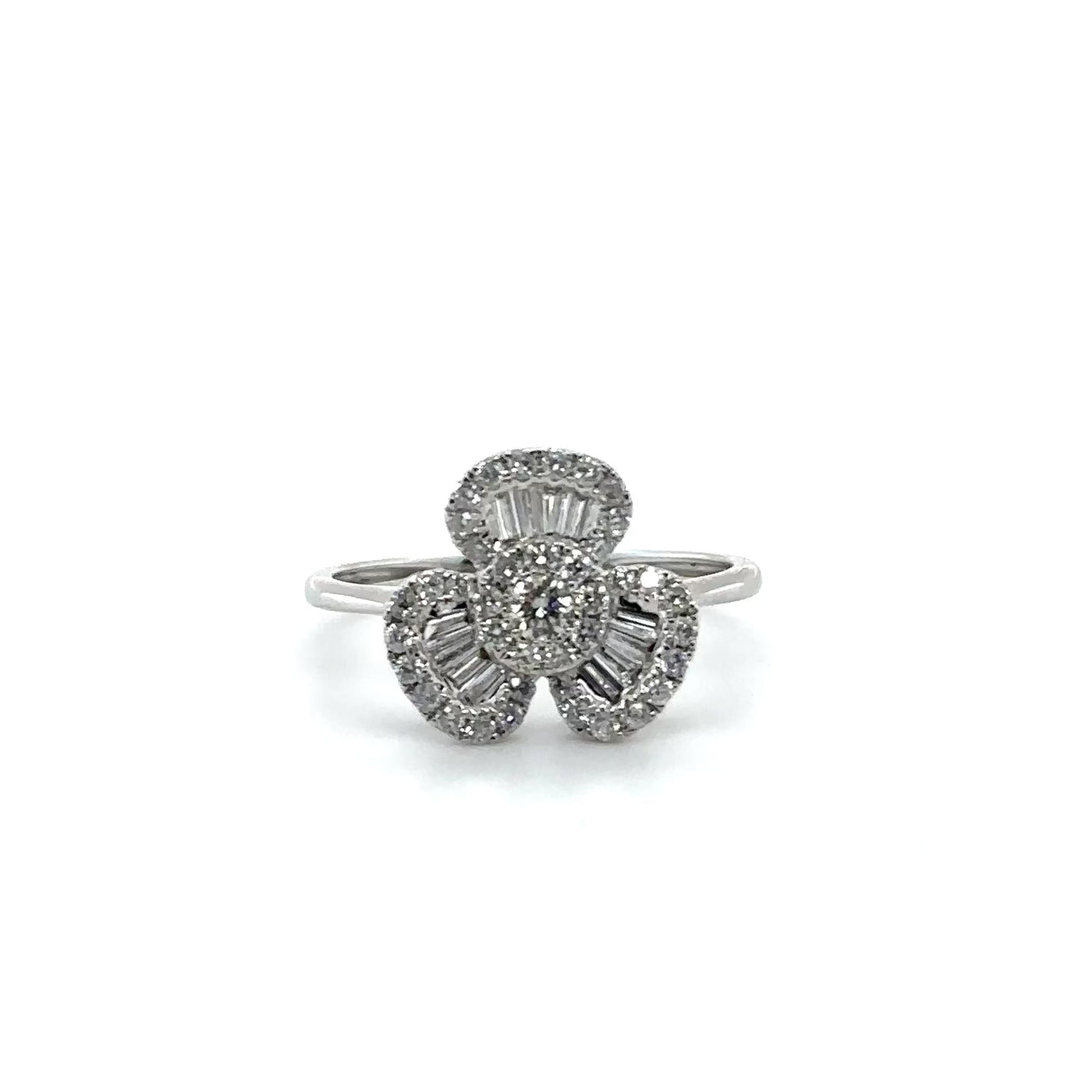 “CLOVER” 18KT WHITE GOLD AND DIAMOND RING