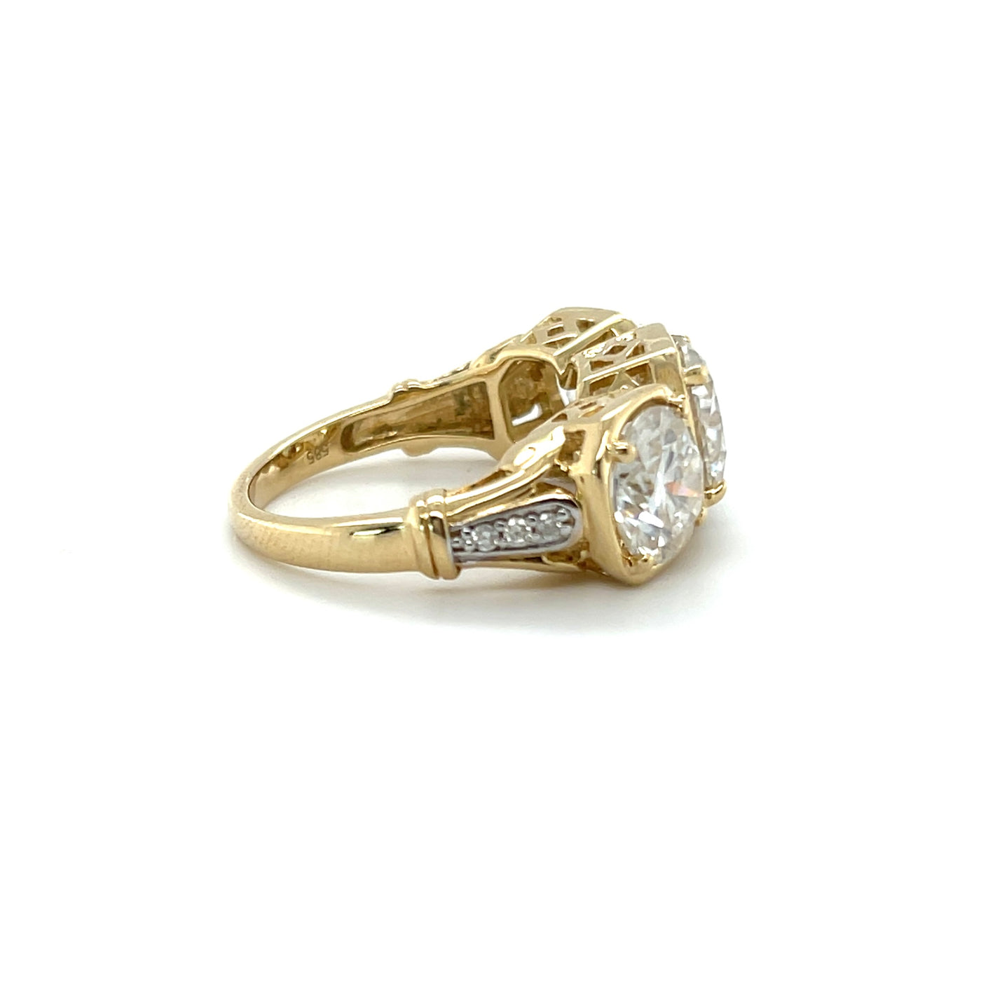 14CT YELLOW GOLD MOISSANITE RING