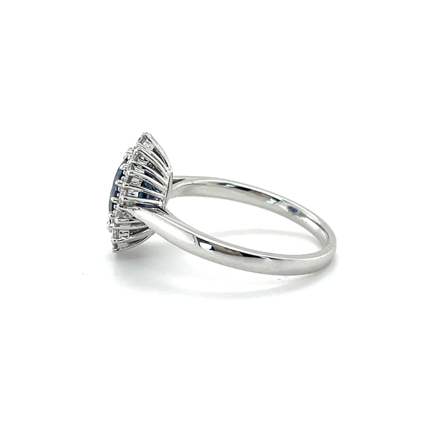 18CT WHITE GOLD SAPPHIRE AND DIAMOND RING