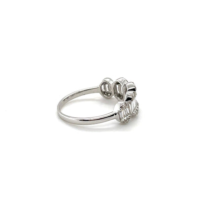 18CT WHITE GOLD DIAMOND RING