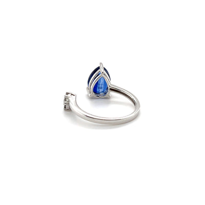 18CT WHITE GOLD KYANITE AND DIAMOND RING