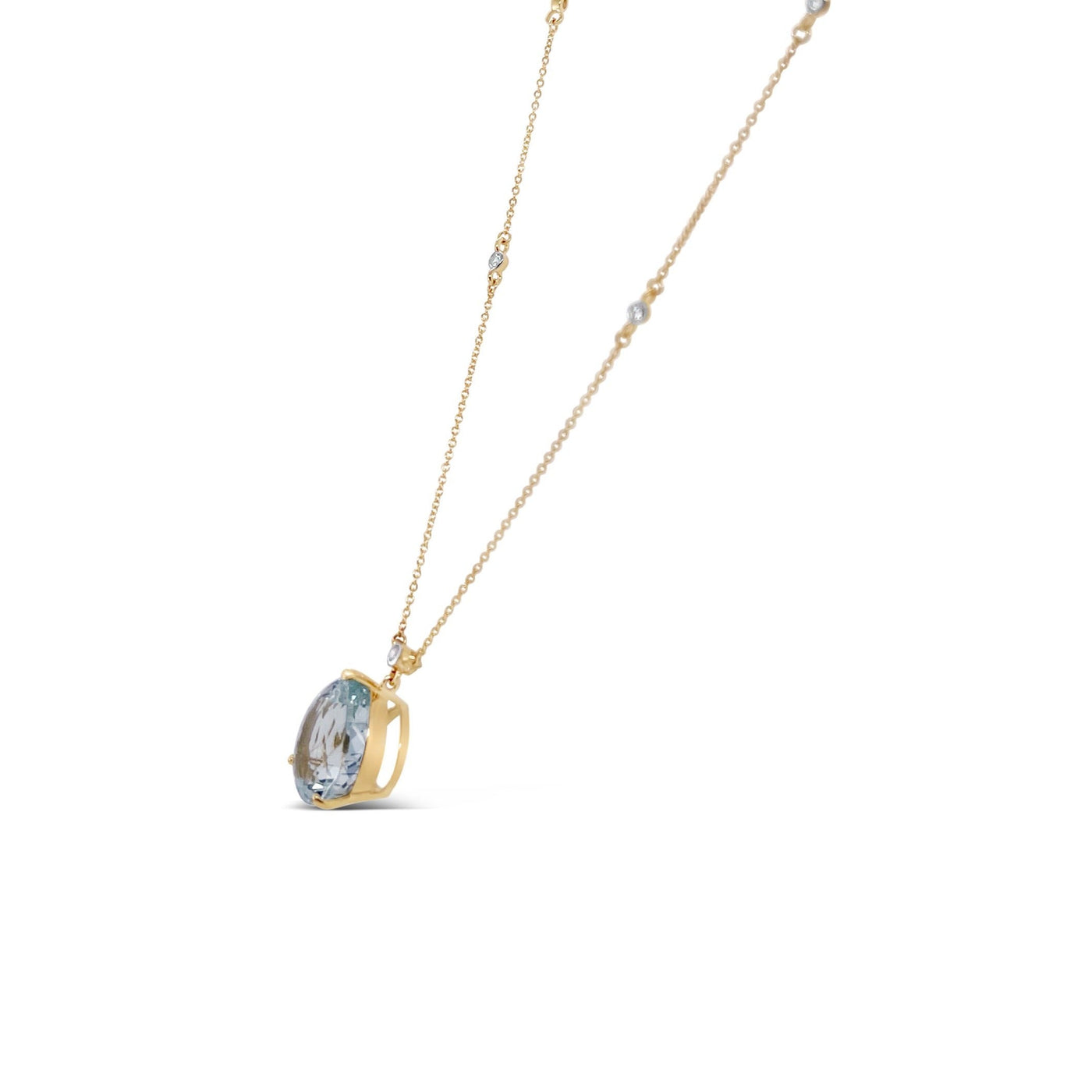 18CT YELLOW GOLD AQUAMARINE AND DIAMOND PENDANT AND NECKLACE