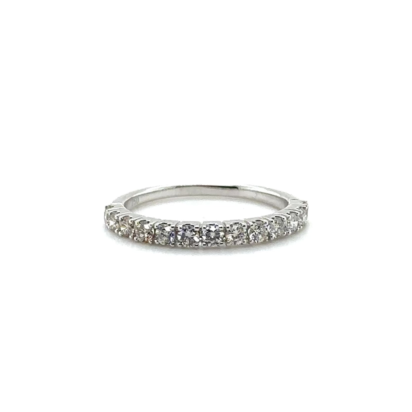 18KT WHITE GOLD AND DIAMOND RING