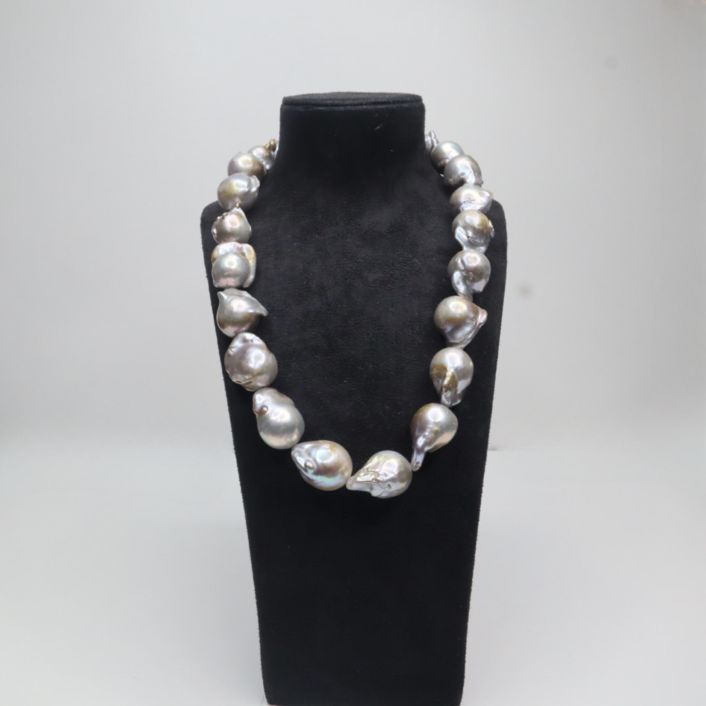 BAROQUE PEARLS