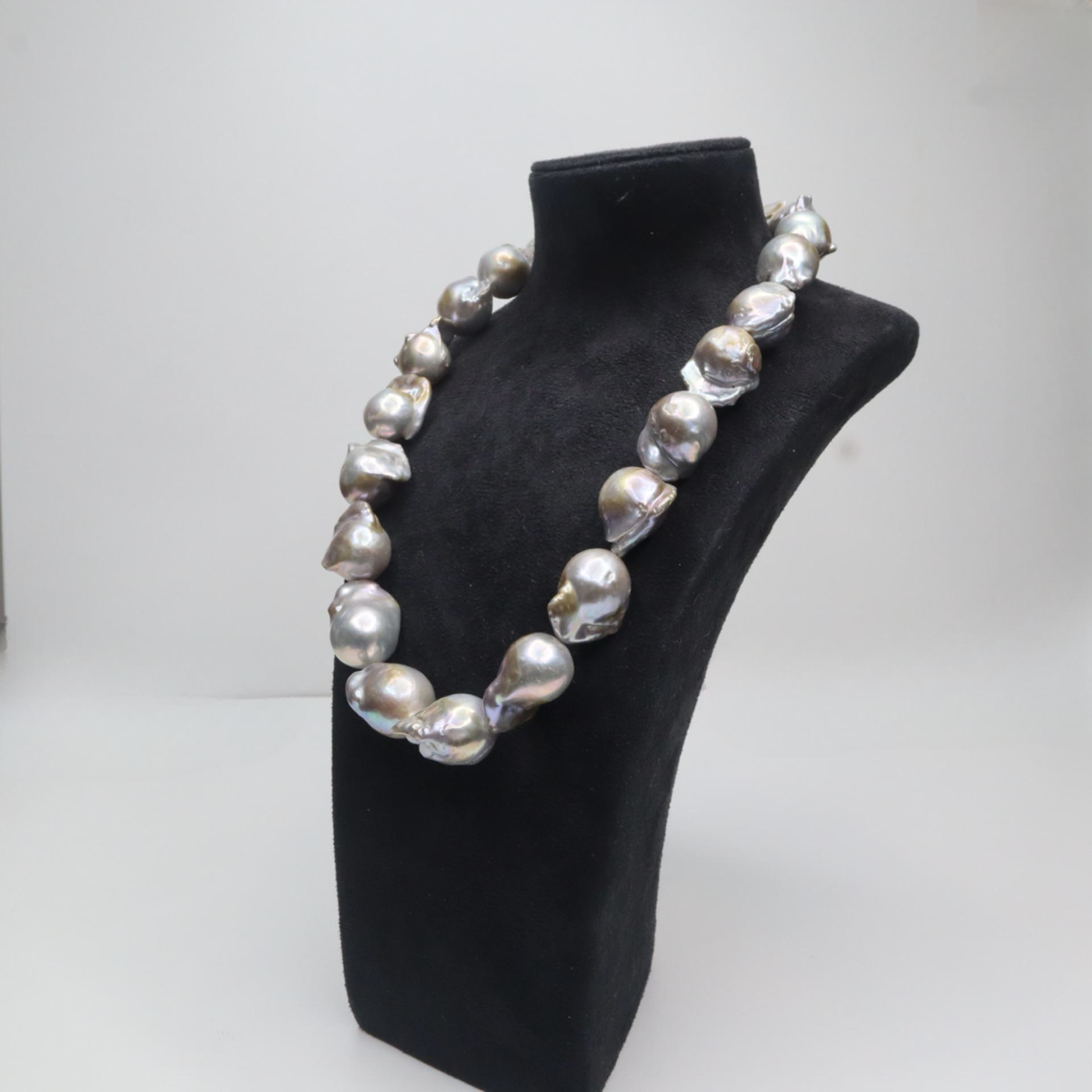 BAROQUE PEARLS