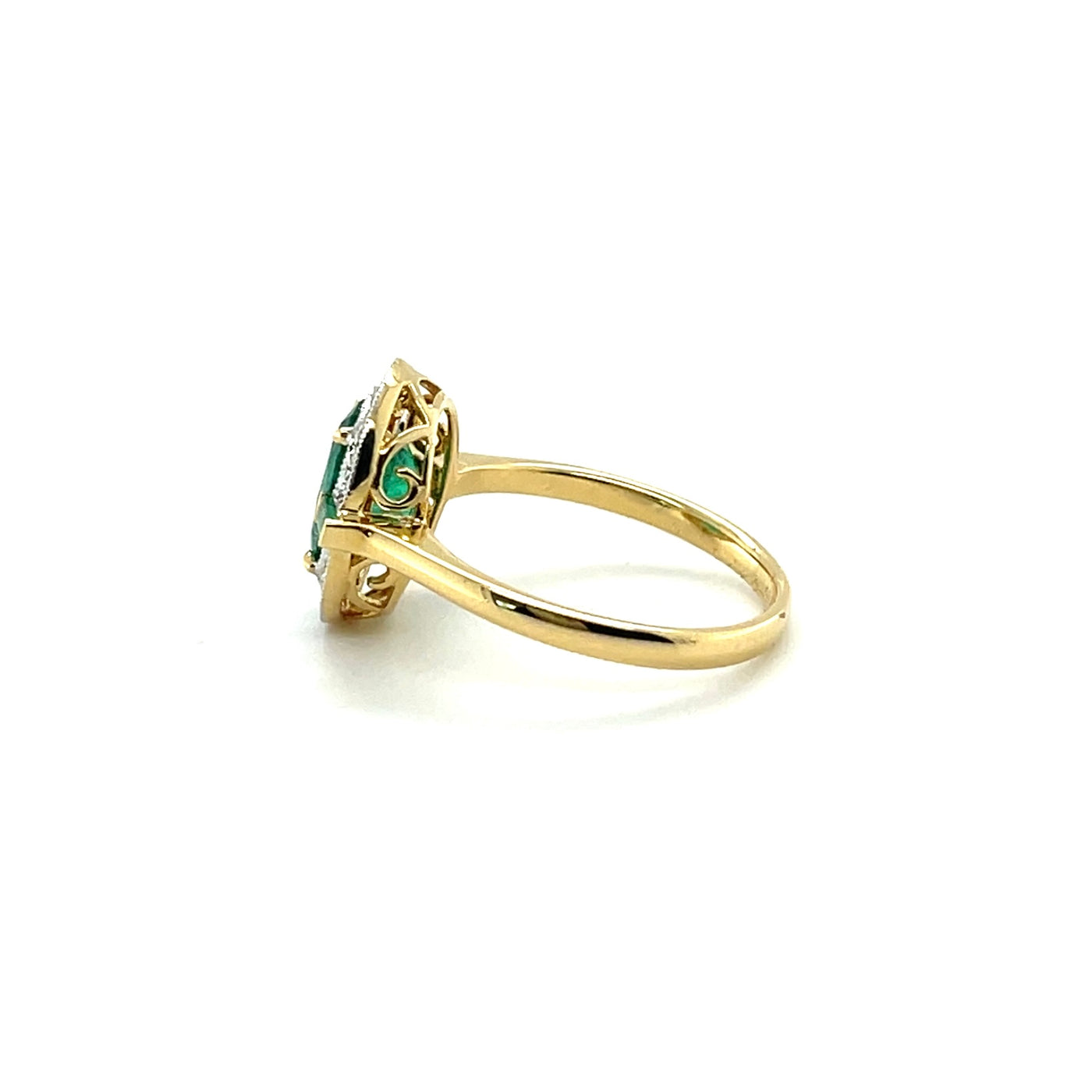 18CT YELLOW GOLD EMERALD AND DIAMOND RING