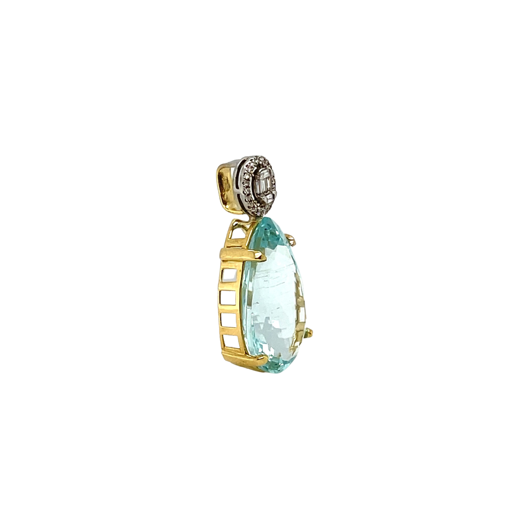 18CT YELLOW GOLD AQUAMARINE & DIAMOND PENDANT