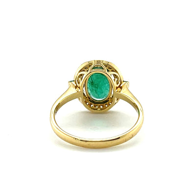 18CT YELLOW GOLD EMERALD AND DIAMOND RING