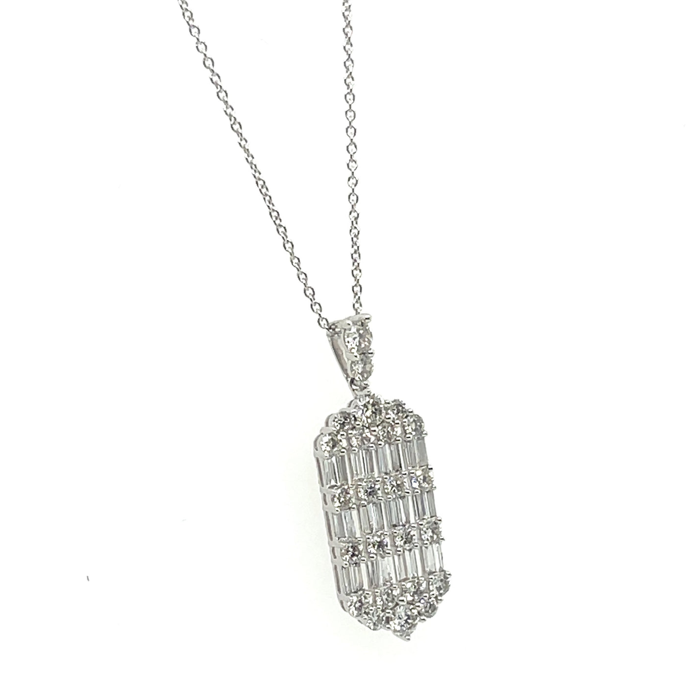 18CT WHITE GOLD DIAMOND PENDANT AND NECKLACE